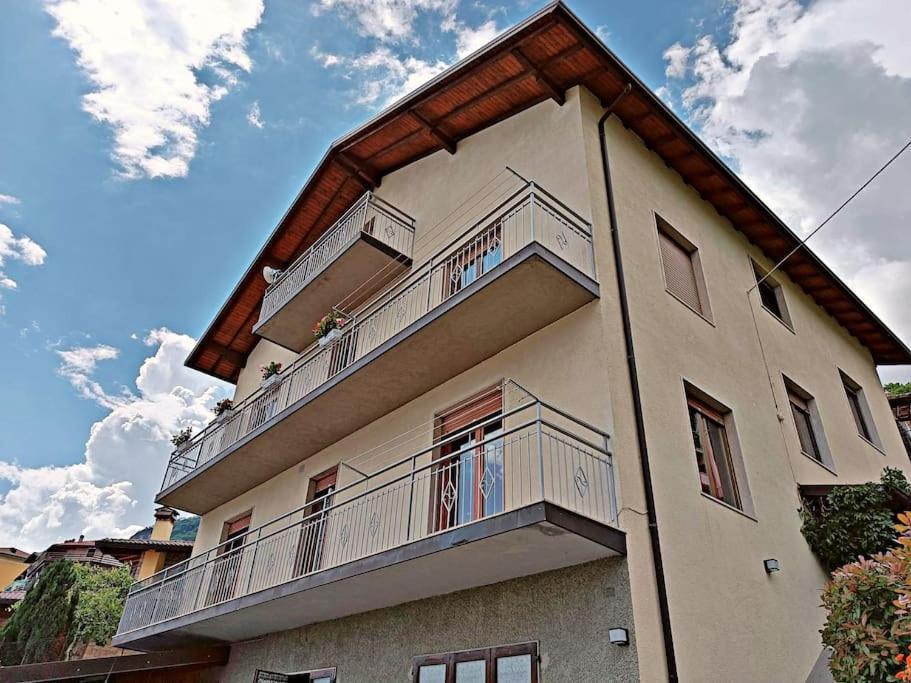 Brezza Di Lago Costa Volpino Εξωτερικό φωτογραφία
